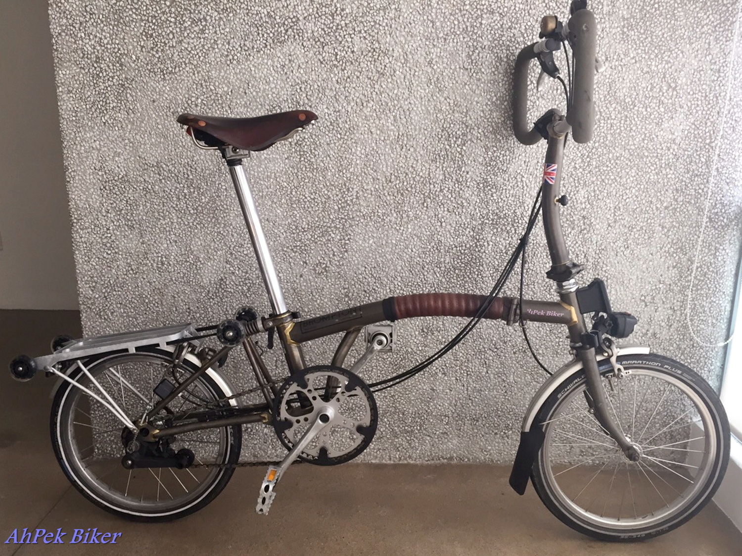 AhPek Biker Old Dog Rides Again Brompton Accessories 16